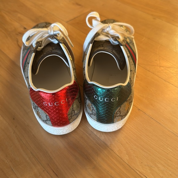 Rare GUCCI Ace golden bee sneakers with box and duster bag! - Picture 2 of 6